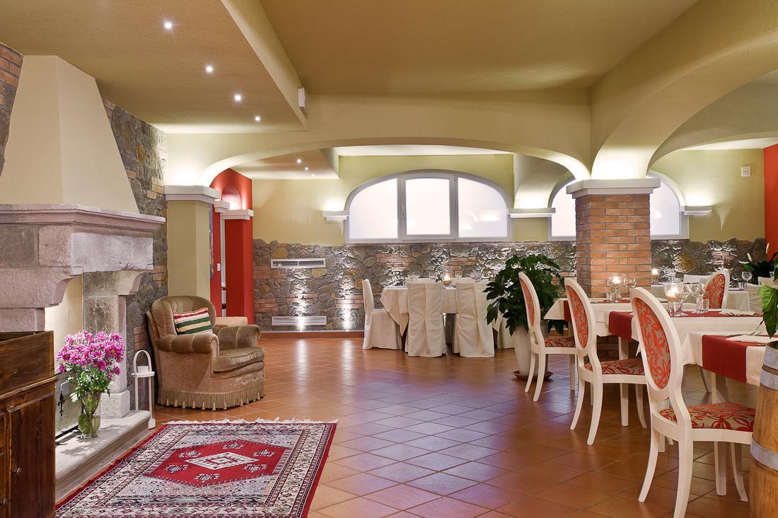 Hotel&restaurant Casolare Le Terre Rosse Hotel 3*