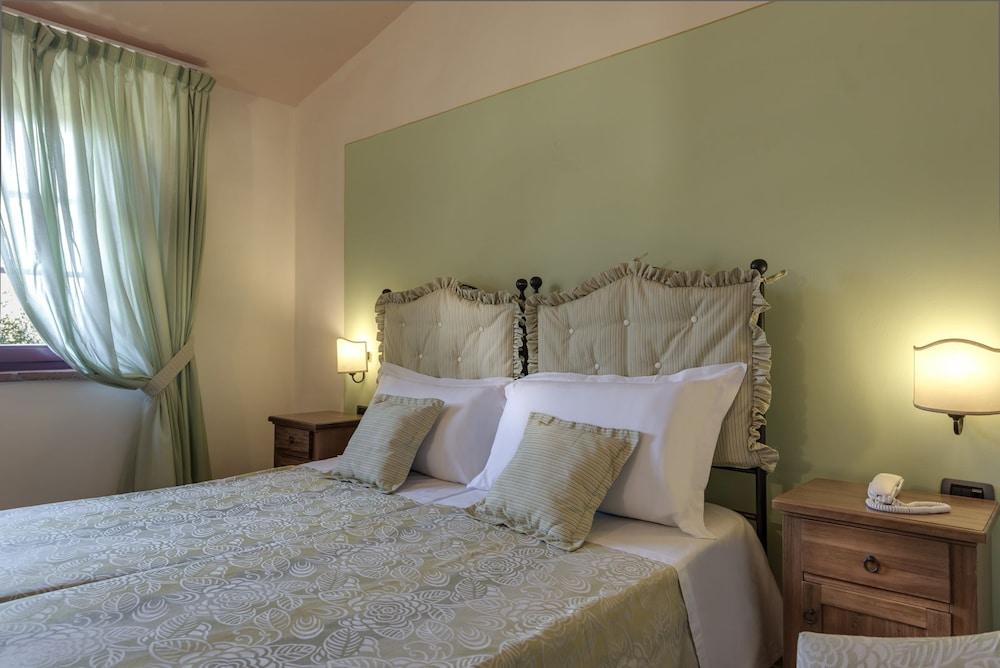 Hotel&restaurant Casolare Le Terre Rosse 3*