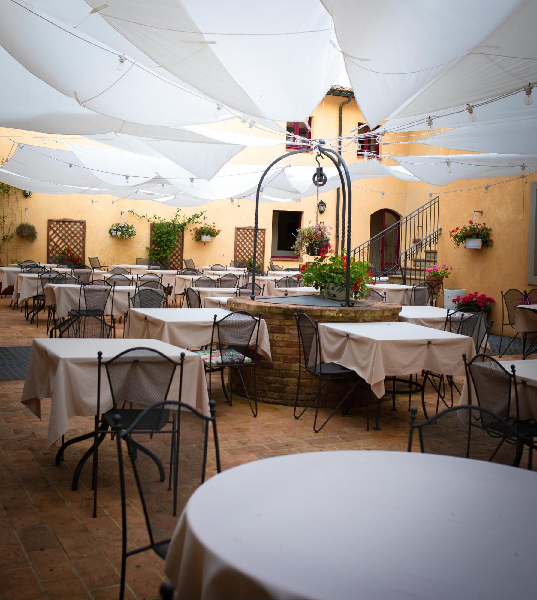 Hotel Hotel&restaurant Casolare Le Terre Rosse